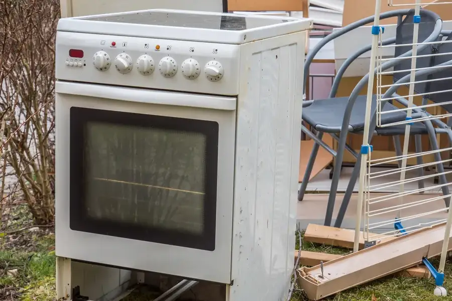 How Appliance Removal Enhances Home Organization Efforts in Casselberry, FL